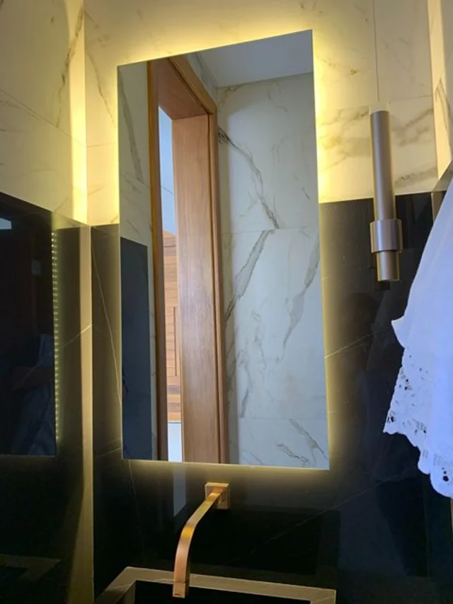 Espelho de Lavabo Retroiuminado